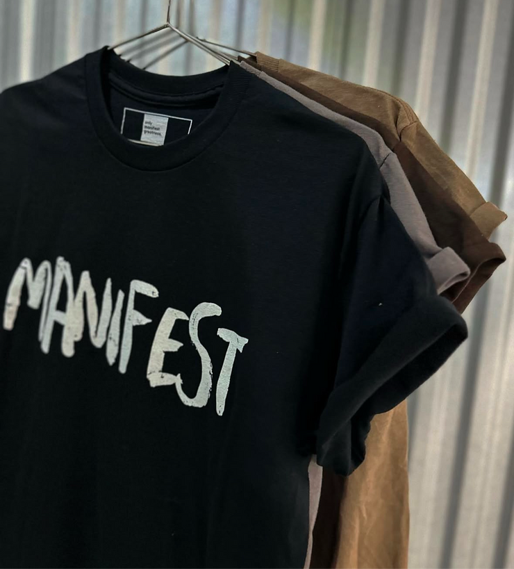 Manifest tee